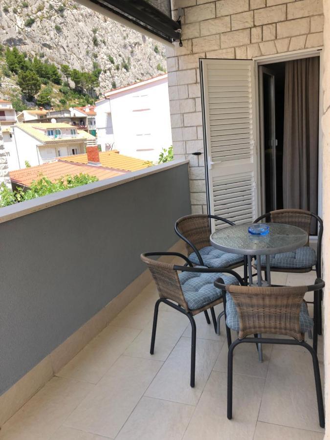 Omis - Private Ensuite Room With Balcony - Hotel Style Екстер'єр фото